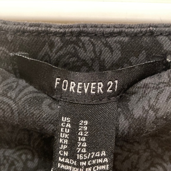 Forever 21 Black Purple Damask Print Fitted Mini Shorts Hot Pants - Picture 5 of 6